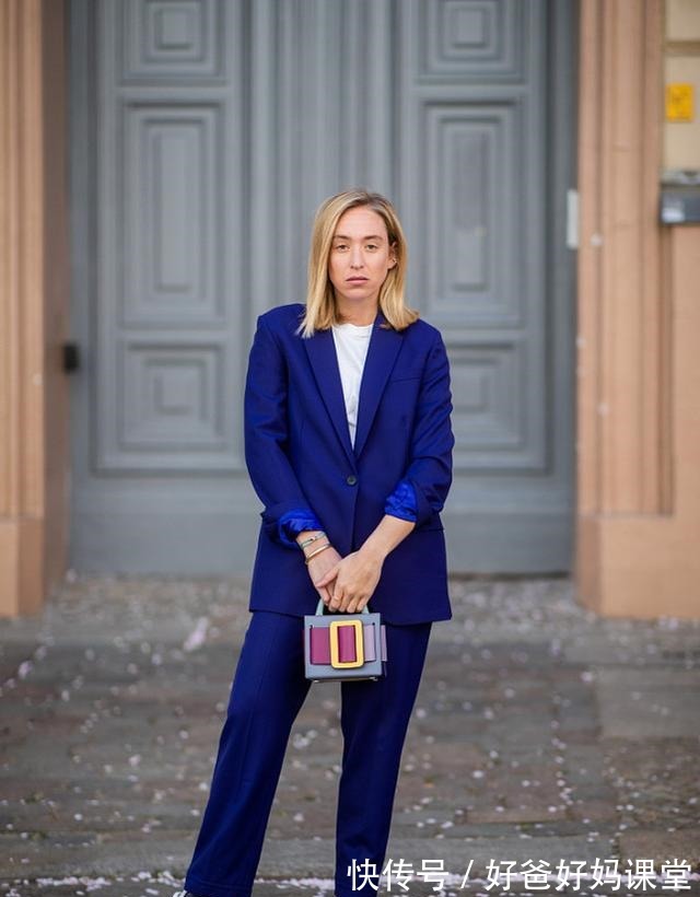 色彩 黑白灰不流行了,双色搭配更显高级,就连白色也能穿出新鲜感!