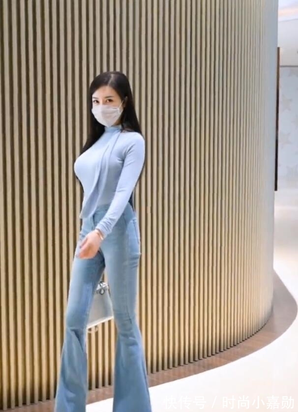 t恤 历久弥新的喇叭裤造型,传递出成熟女性魅力