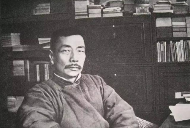 七言诗$同是文豪,郭沫若和鲁迅的水平到底相差多少两首七律,高下立判