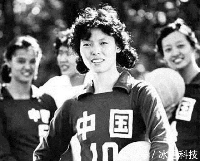 教练|女排5连冠功臣陈招娣曾是郎平队友,去世后骨灰里发现5枚钢钉