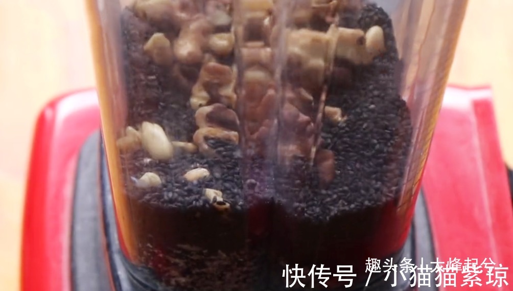 黑芝麻糊，想吃不用买，做法简单，营养美味，给孩子当早餐最好了