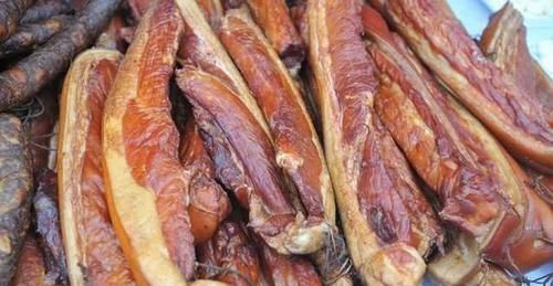 腌好的腊肉怎么保存?给你支两招,做法很简单,放一年也不坏