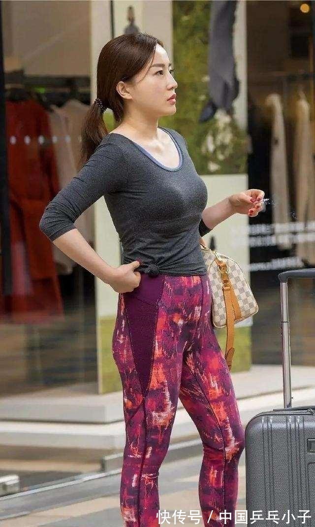 小姐姐 打底裤既清新又美丽,充满都市靓丽感,衬托精致!