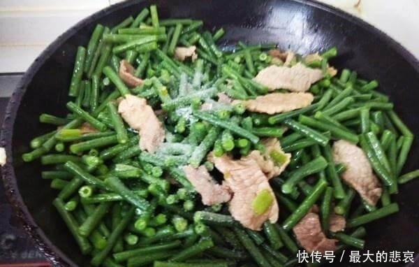 别再吃钙片了,吃再多也不及“它”,每天1勺,腰好腿好容颜不老