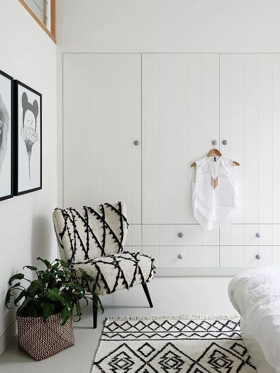 利用率|还在买衣柜现在流行“挖墙”装衣橱!