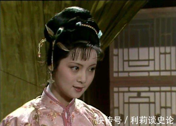 指责$贾母为何在元宵节公开指责袭人拿大?原来大有深意