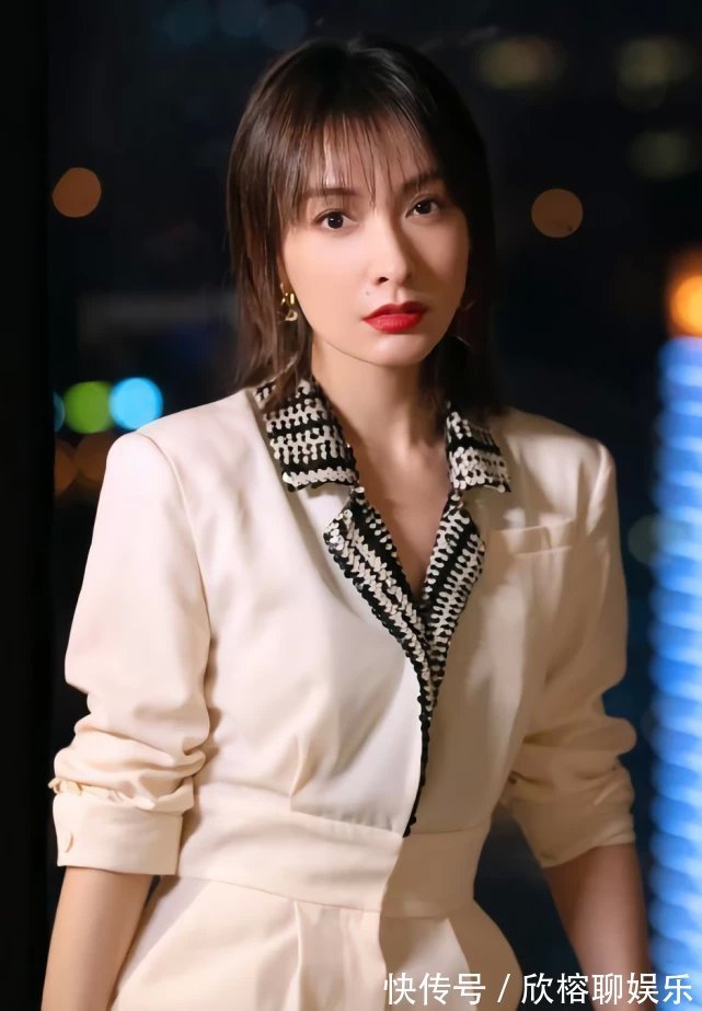 西裤|虽然吴昕有一双粗腿,但上天给了她漫画腰,把西裤穿出5道褶子!