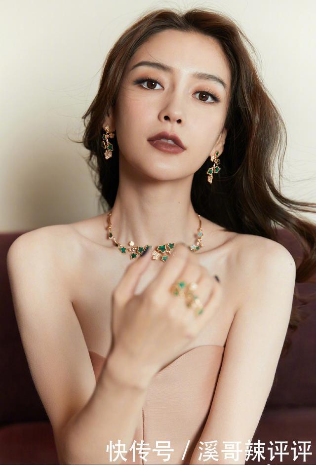 Angelababy晒化妆台Dior粉底有12瓶,爱用安耐晒