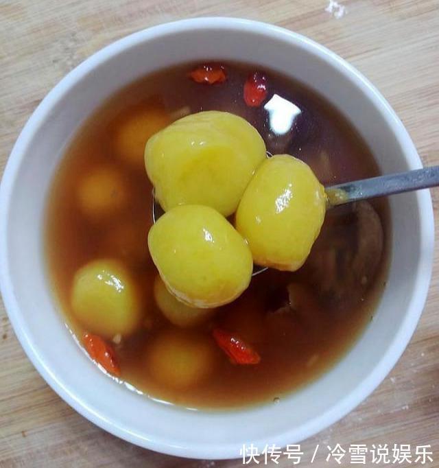 它是“穷人的阿胶”,隔三差五煮一碗,色斑没了