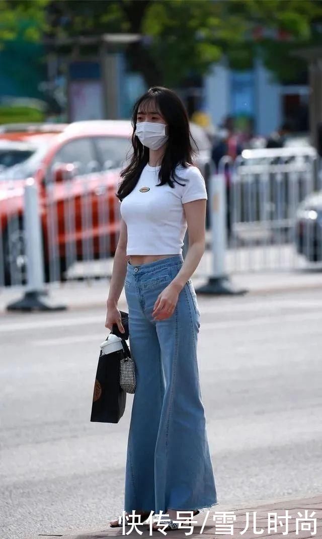休闲|阔腿裤的搭配休闲时髦，显得很有魅力