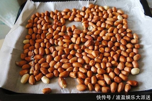 嘎嘣脆|天热花生米别油炸了,10分钟搞定,嘎嘣脆,好吃又健康
