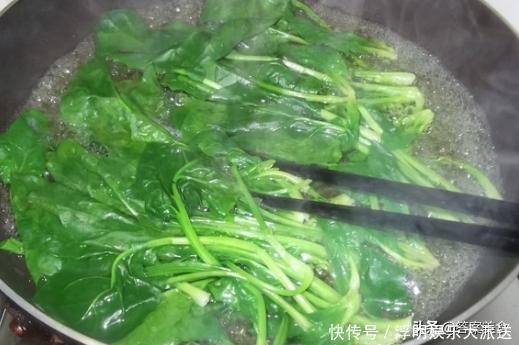 这3种青菜自带有毒物质,别忘记焯水,为了家人的健康别嫌麻烦