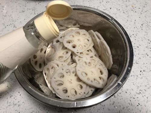 年夜饭必吃的一道素菜，清脆爽口不油腻，寓意好运连连、连年有余