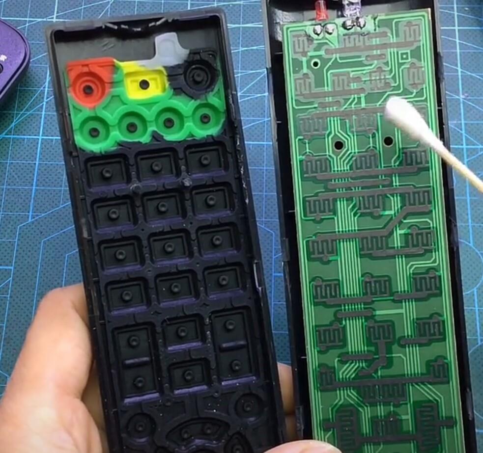 不管有钱没钱,遥控器坏了别扔,试试这个修复妙招,轻松把它搞定