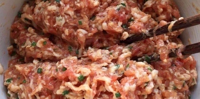 调饺子馅最忌讳加此调料,很多人不清楚就放,难怪饺子馅发柴难吃