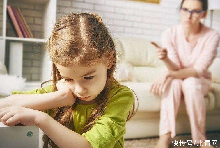 家长|孩子这四个表现，说明他在慢慢变自卑，家长要及时干预