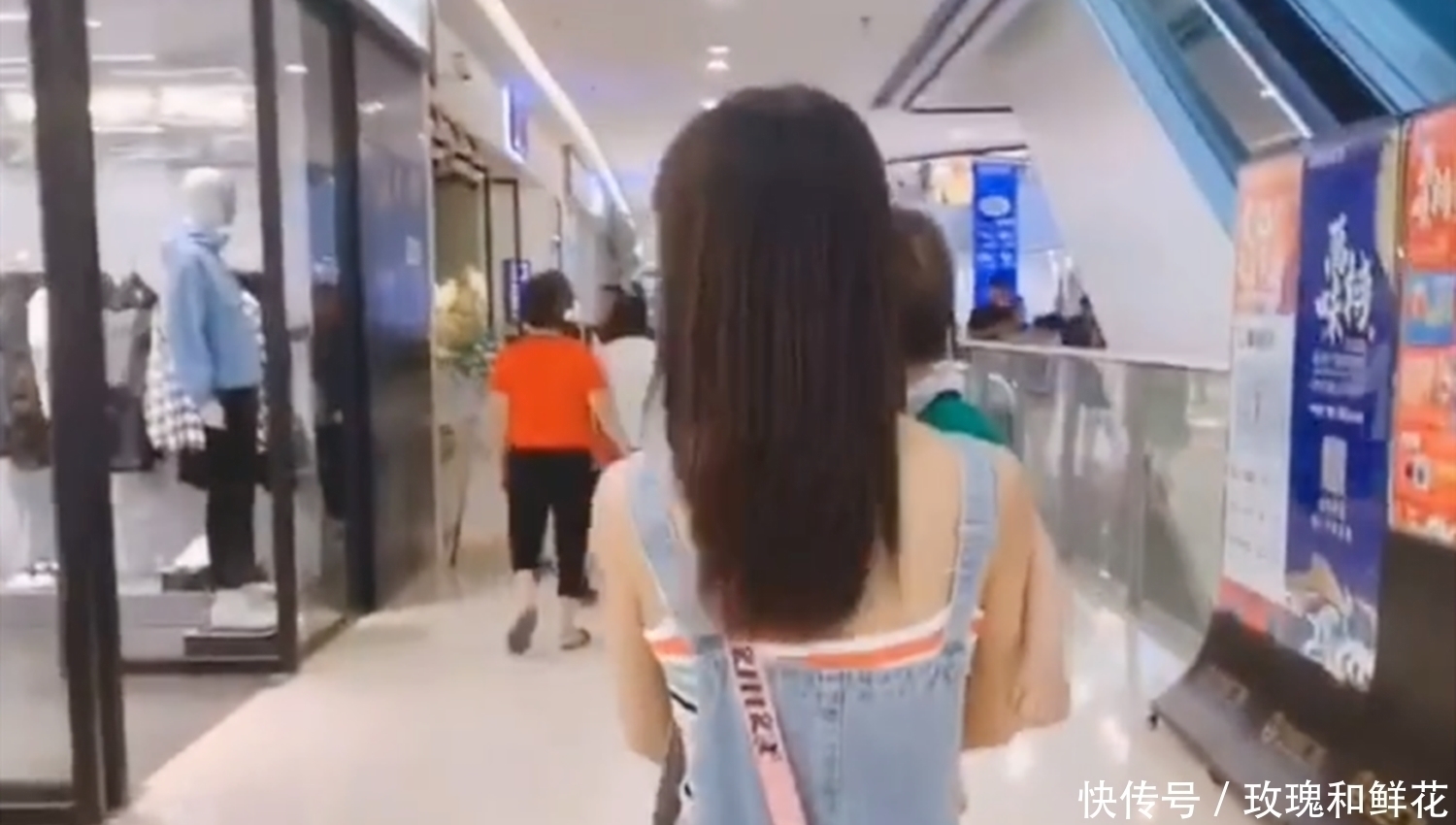 奶奶|“最年轻奶奶”带娃逛街火了,皮肤不输宝妈,网友还缺爷爷不