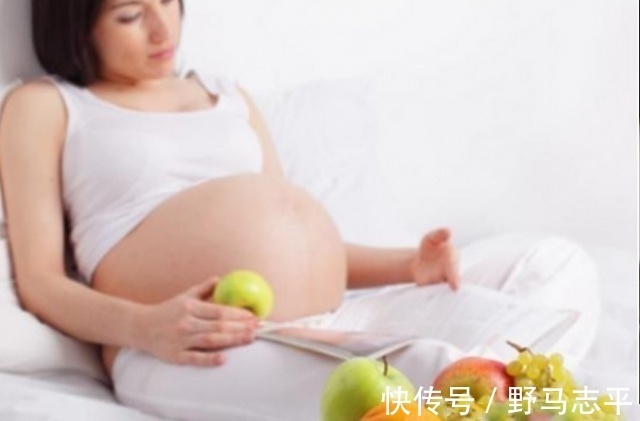 辣条|孕妈晚上散步迟迟未归,老公下楼寻找,看到背影后又气又好笑