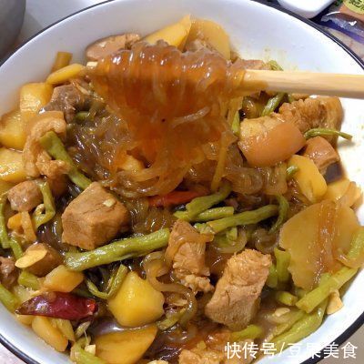 家常菜|方便简单家常菜土豆豆角炖肉，让你吃了还想吃
