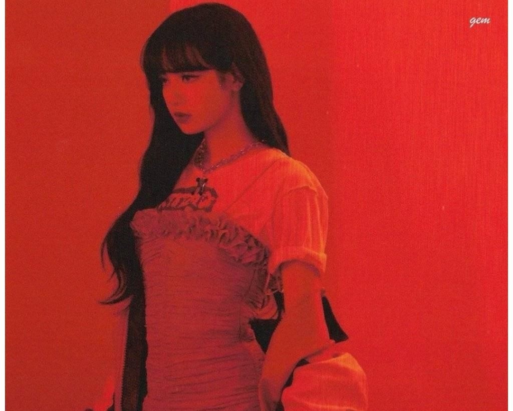 蔡徐坤lisa同款广告曝光,两人cp很好磕,什么时候再合作呢