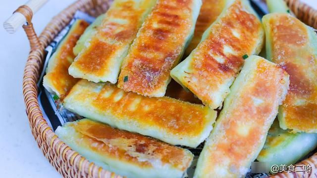 面团|烙锅贴时，别直接用面粉、淀粉水了，多放1样食材，好吃到爆炸