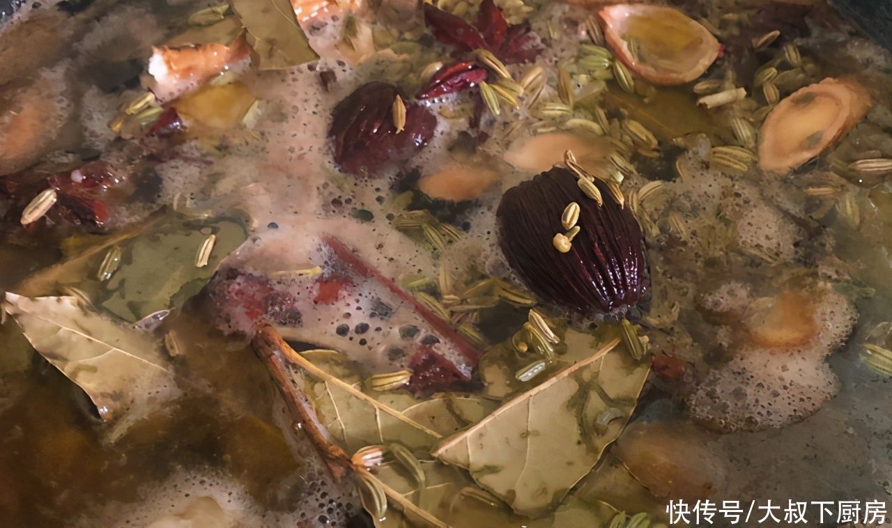  开胃|今日菜谱：大叔教你凉拌麻辣猪耳，香辣脆爽，开胃解腻，家人爱吃