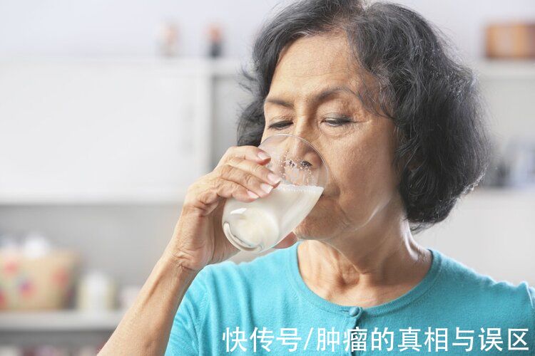 致癌|国外研究：每天一杯奶，乳腺癌风险增加50%？牛奶真的不能喝吗