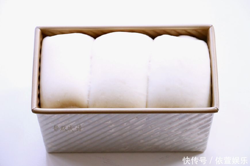 流行于美食圈的一款吐司,简单醇香,柔软百搭,面包房的没法比