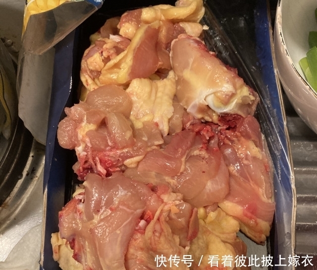 芋儿鸡,鸡肉很鲜嫩,味道非常好