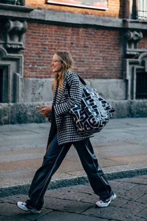 时髦|运动鞋才是冬日穿搭的标配,时髦精们都这在穿