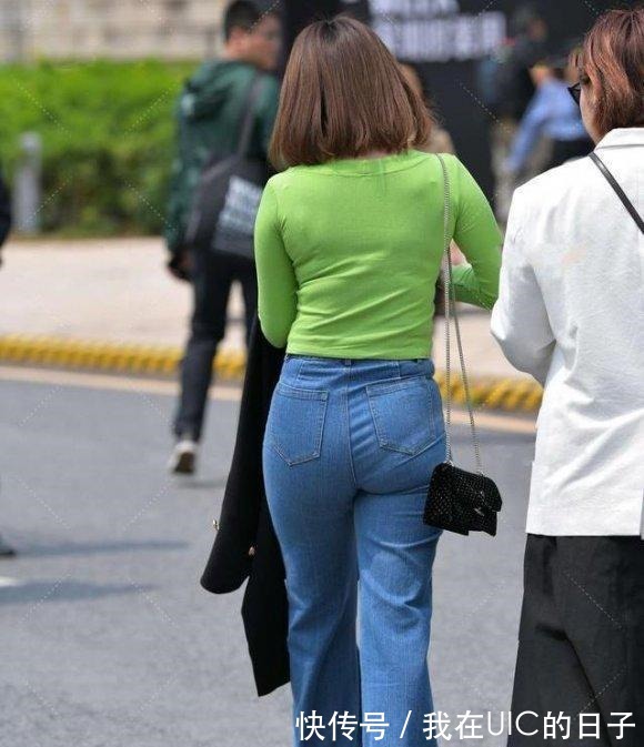 喇叭裤 果绿小衫配喇叭裤，微胖的身材也能穿出拉风的美，好看又显身材！