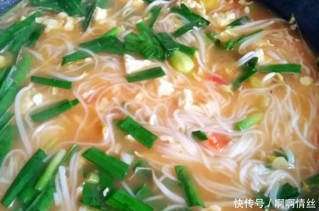 气温下降了,只需一个西红柿,一个鸡蛋做碗暖心又暖胃的面汤!