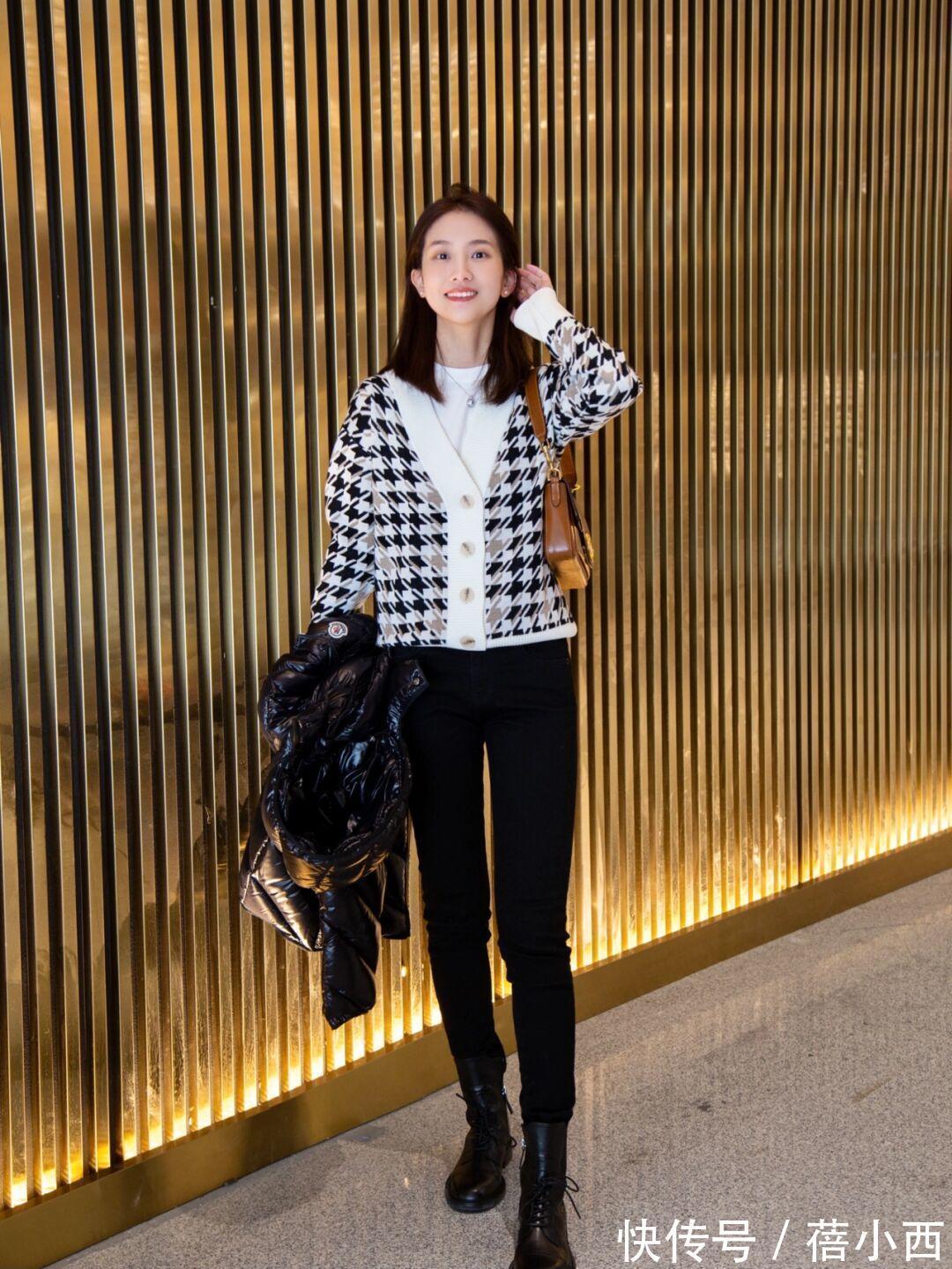 搭配 2022早春穿搭流行“小香风外套+半身裙or牛仔裤”,自带优雅气场