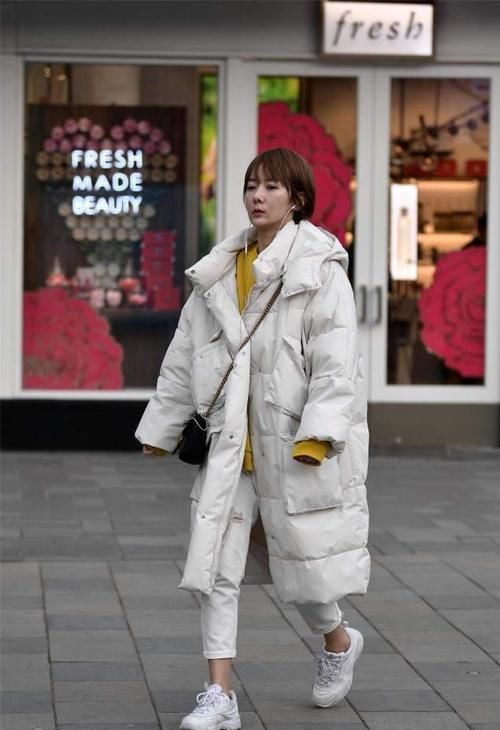 真正高级的女人，秋冬从来不穿这4种“衣服”，廉价低级还掉价