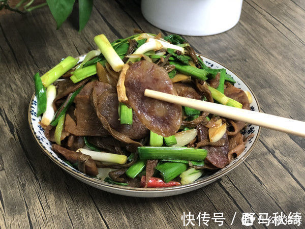 小苏打|夏天遇到此菜我从不手软,一次买几十斤,晒成干菜留着冬天炖肉吃