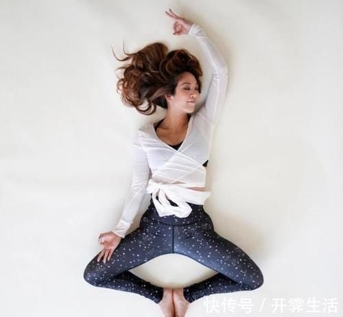 脚掌|简单5式瑜伽，每天10分钟，瘦身又塑形，助你练出好身材！