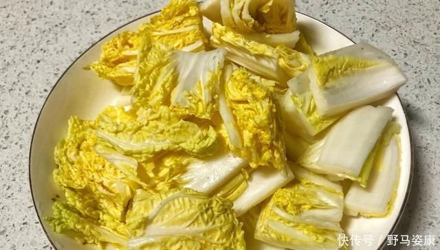 咳嗽最怕吃這菜,3塊錢2斤,簡單一炒,潤肺止咳,家人常吃不咳嗽