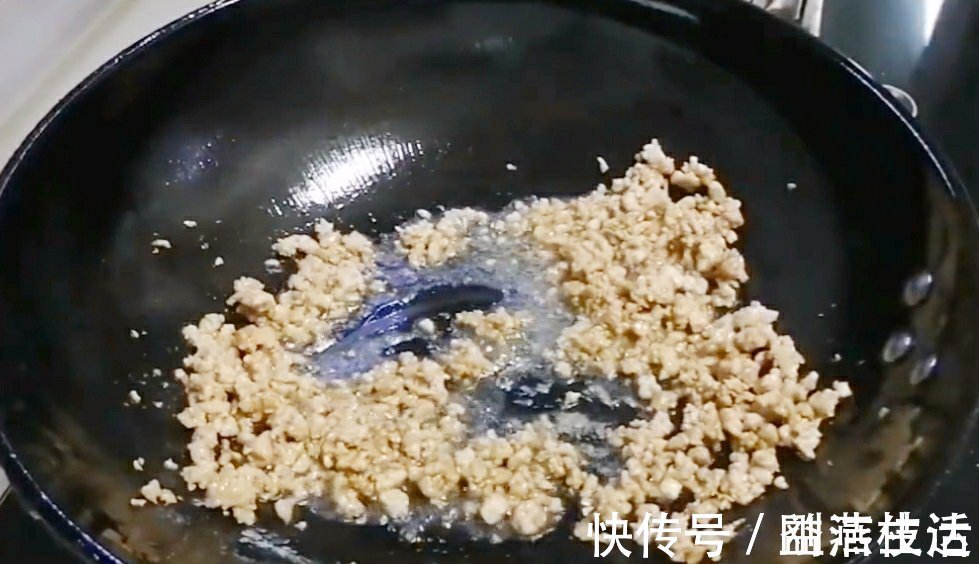 水豆腐|豆腐切成丁,不炒不炖不油炸,连吃1个月也不嫌烦,先收藏了
