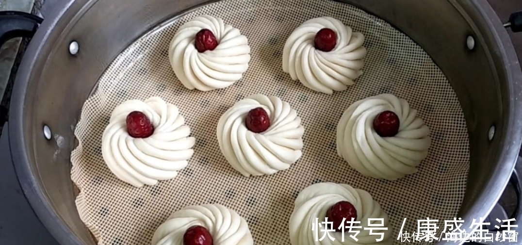 千层枣花馍不用发面,不用一滴油,层层分明,好看好吃