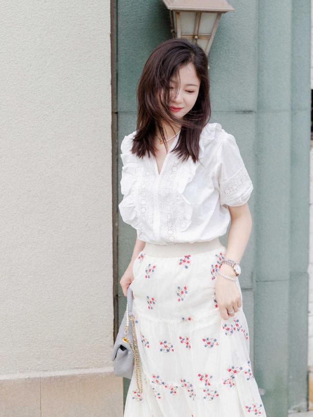 印花裙|最温柔可爱，最轻松简约的气质穿搭，照着穿就很洋气