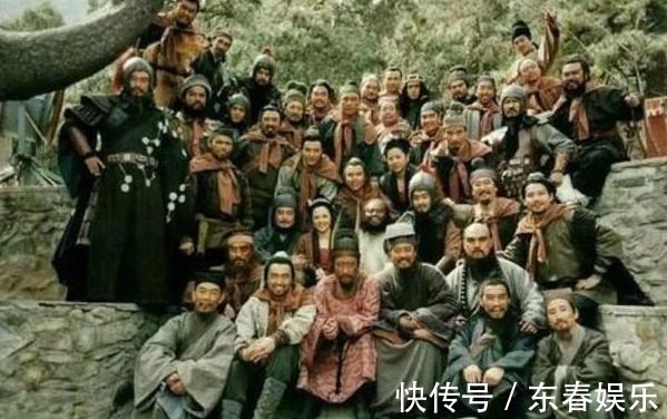 董平#这个好汉在梁山108将里排名超级靠前，只可惜电视剧里没有出场