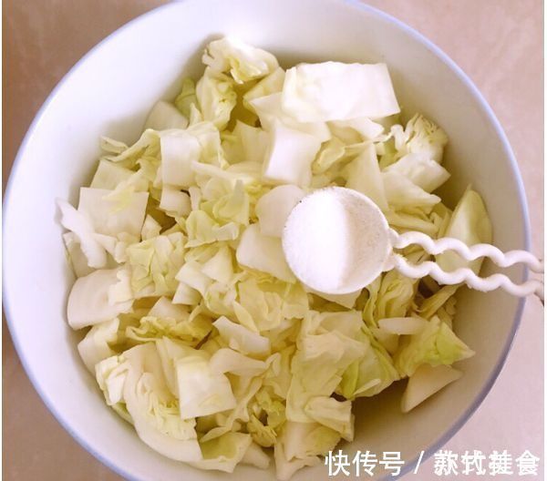 圆白菜|此菜是大鱼大肉的“死对头”,清脂刮油又补钙,越吃越舒服