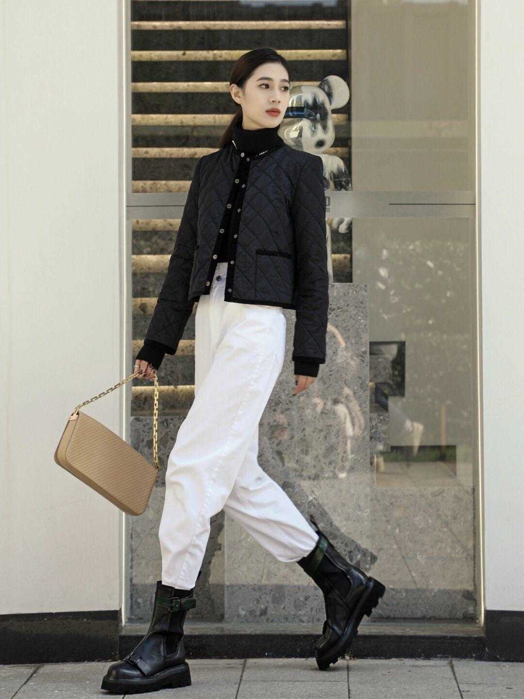 黑白配|冬天穿衣还得是黑白配,百搭精致不挑人,关键是穿再久也不会过时