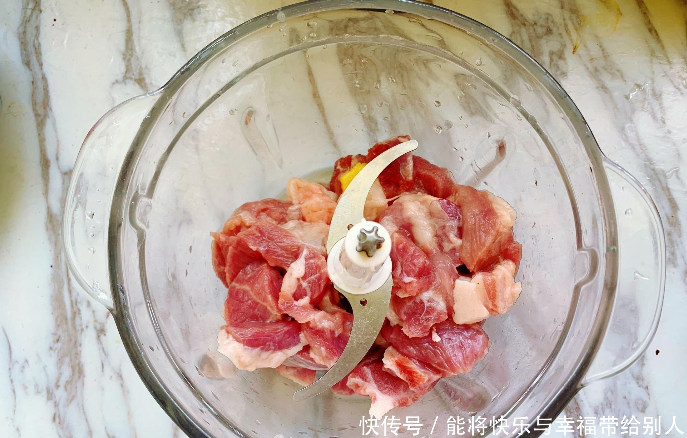 莲藕和肉这么做,不用1滴油,做好之后比藕盒还香,开胃下饭