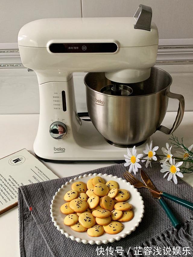 解馋|饼干别再买着吃了，只加3个鸡蛋，就能做的酥脆香甜，好吃又解馋