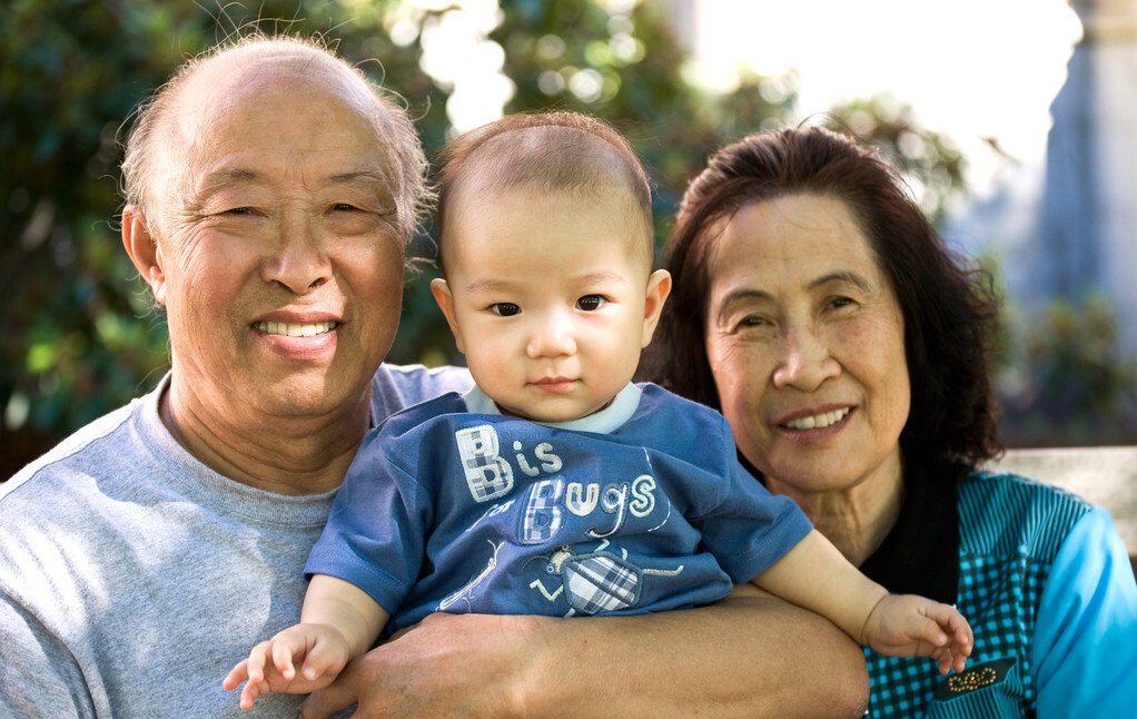 老人|隔代带出来的孩子差？爷爷奶奶若这样带娃，父母就偷着乐吧