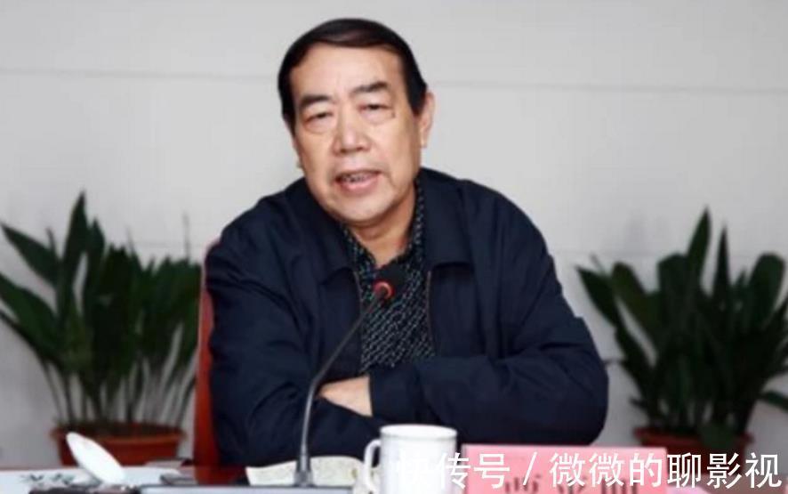 老百姓|贾浅浅的“屎尿屁”诗，发布后引起争议，她的写作水平究竟如何？