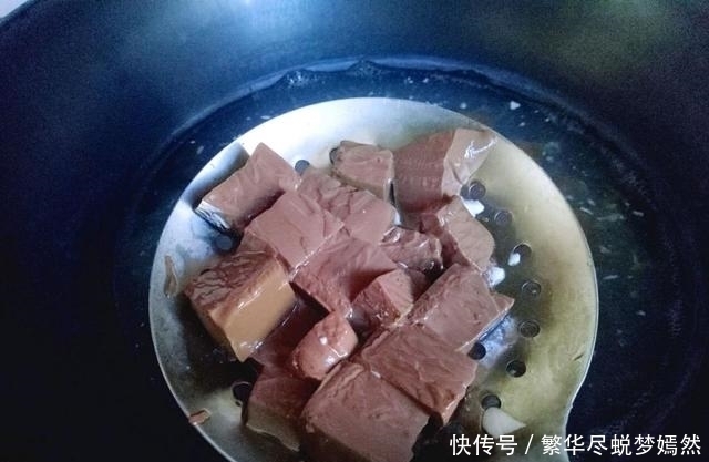 补气|此物被称作“天然黄体酮”,配上鸭血适合女人吃,养血补气还护肤