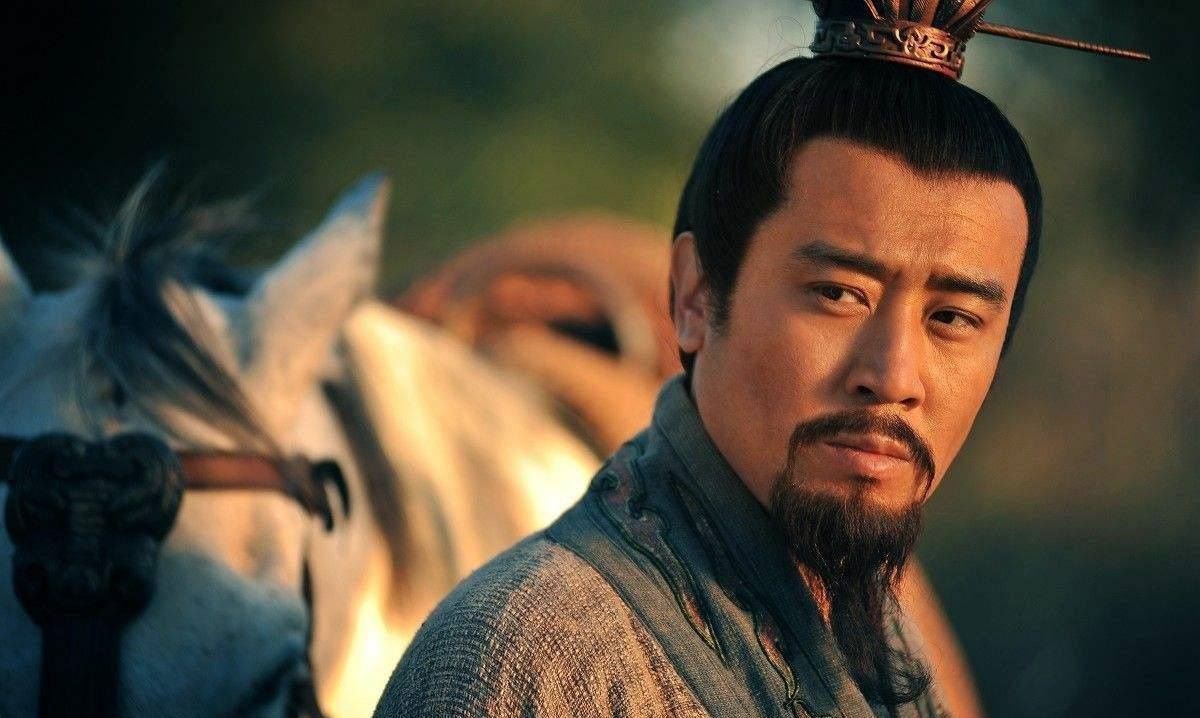 大亏&内心城府深的人,往往有三个特征,一看便知