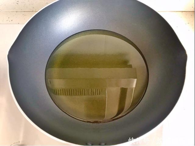 花生米|炸花生米,用热油还是冷油用错不酥脆,还容易焦